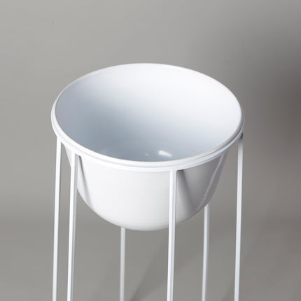 Nura White Raised Metal Pot Planter 2.5’