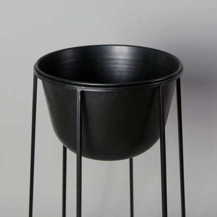 Nura Black Raised Metal Pot Planter 2.5’