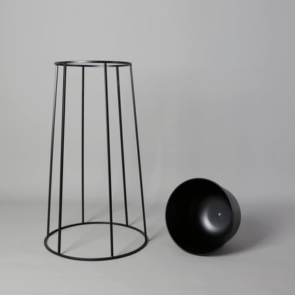 Nura Black Raised Metal Pot Planter 2.5’