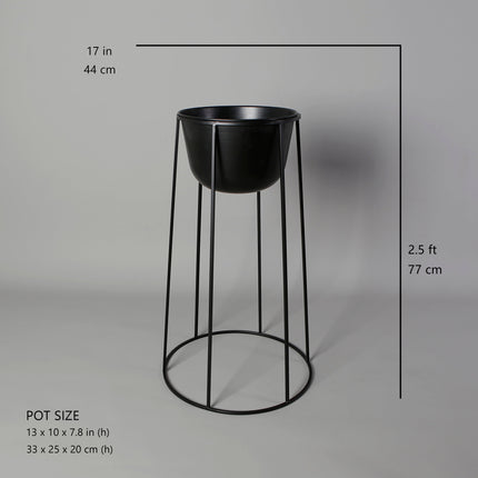 Nura Black Raised Metal Pot Planter 2.5’