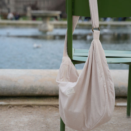 Sac Croissant en Corduroy - Bandoulière Ajustable & Fermeture Éclair