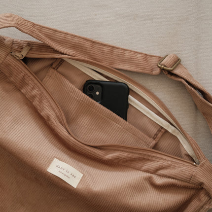 Sac Croissant en Corduroy - Bandoulière Ajustable & Fermeture Éclair