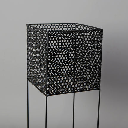 Salma Black Raised Metal Pot Planter 2.3’