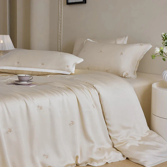 Royal Retreat Rose Embroidery 600 TC Duvet Set - White