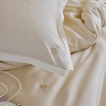 Royal Retreat Rose Embroidery 600 TC Duvet Set - White