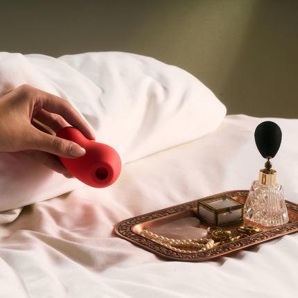 clitoral suction vibrator - aura