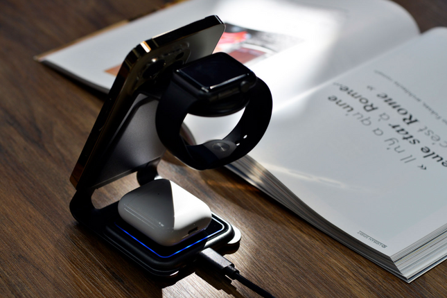 Support de chargement magnétique sans fil 3-en-1 de 15 W d'Energizer (WCP302) - Métal